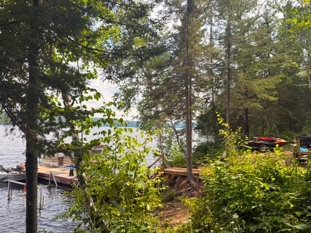 Très beau terrain bord de l'eau riverain au lac taureau — photo 3