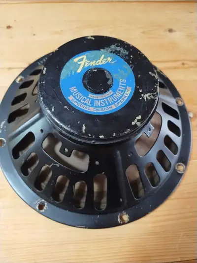 Fender Oxford 10L5 1967 8 ohms, cône d'origine, en très bon état, fonctionne parfaitement.... Prince...