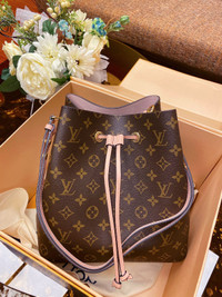 New Louis Vuitton NéoNoé Bucket Bag Shoulder Bag in Pink!