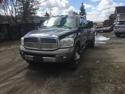 Dodge Ram Mega Cab Dually. Resistol Edition. Truck is in excellent condition. No rust. Full leather...