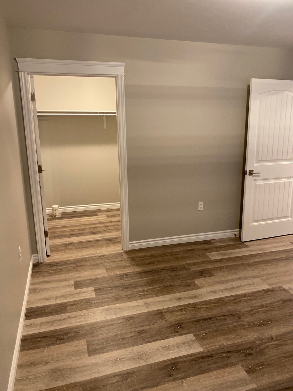 NEWER 2 BEDROOM APARTMENTS IN KINGSTON 5