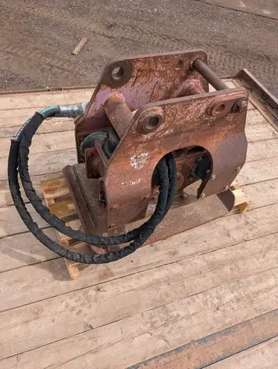 Allied 8700C Hoe-Pack to fit rubber tired backhoe or midi-excavator going for sale May 23 at the Rit...