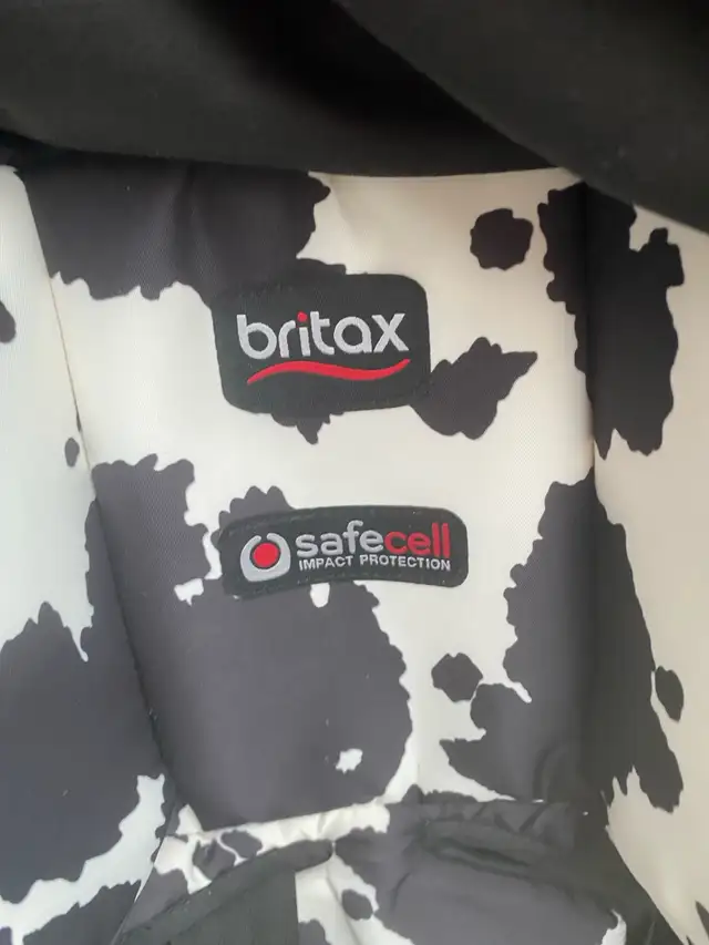 Britax Safe 35 Elite Car Seat in Strollers, Carriers & Car Seats in Oakville / Halton Region - Image 4