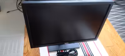 - in good condition - VGA, DVI outputs - only power cable included - Pick up in Orleans (Convent Gle...