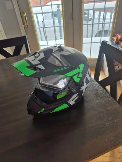 Fxr skidoo helmet size small never used has electric visor also