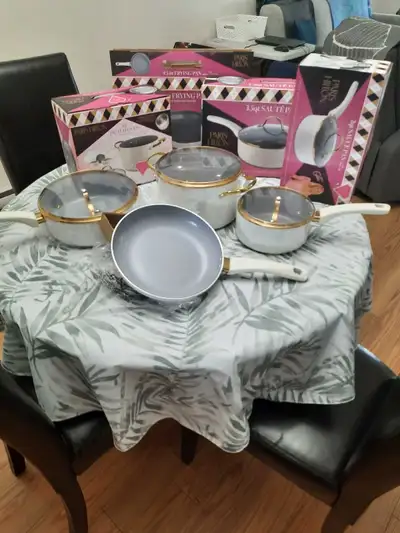 ensemble chaudron paris hilton neuf, View more
