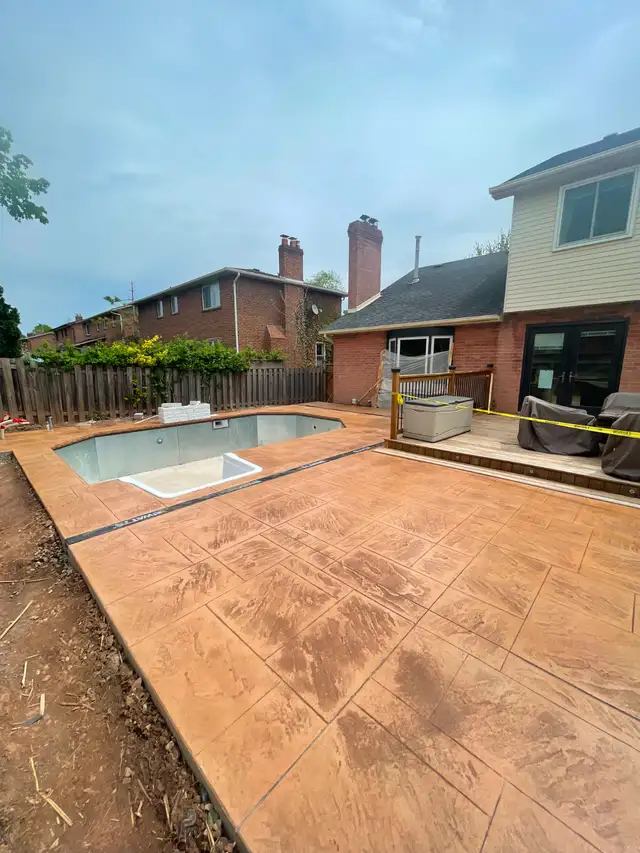 CONCRETE AND INTERLOCK LANDSCAPING in Construction & Trades in Hamilton - Image 7
