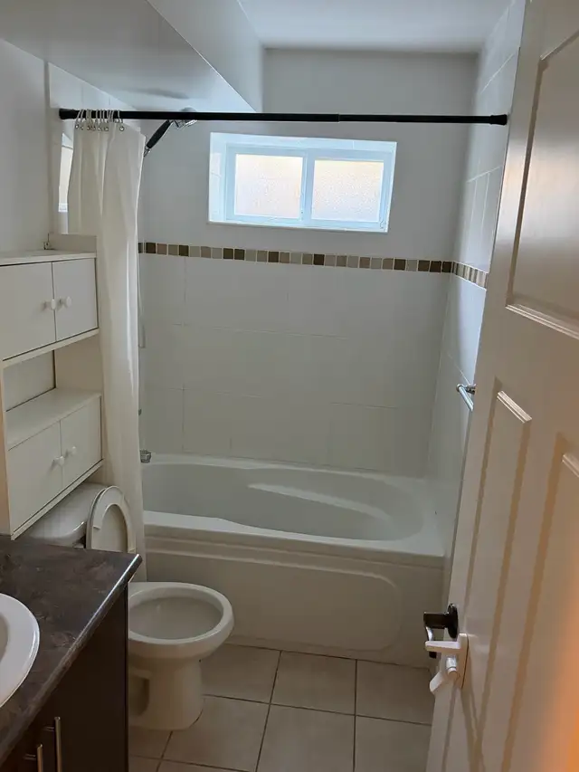 2 bedroom basement suite  in Long Term Rentals in Delta/Surrey/Langley - Image 11
