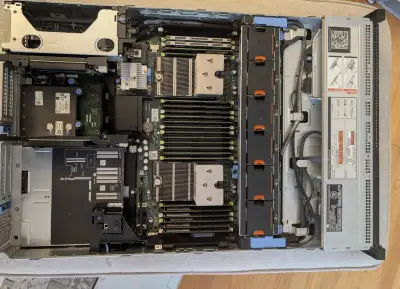 Dell PowerEdge R720 200GB ram Dual Xeon E5-2697 v2 @ 2.7 Enterprise iDRAC All drive caddies. No rail...