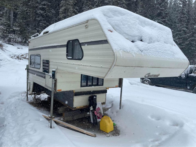 1992 Cascade truck camper in Travel Trailers & Campers in Whitehorse