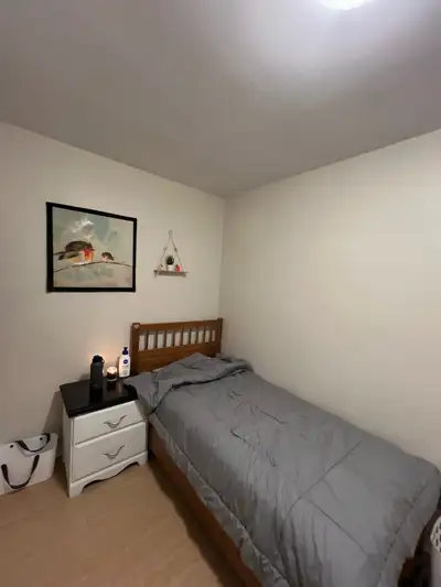 Private room Available from June 1 Eveything included in the price, Located in Dartmouth downtown