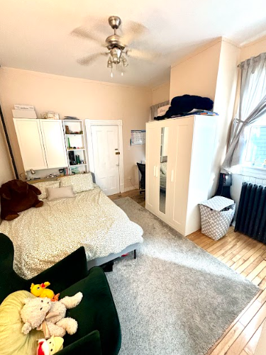 Summer sublet available May 1 – August 31 for a bachelor apartment located very close to Dalhousie U...