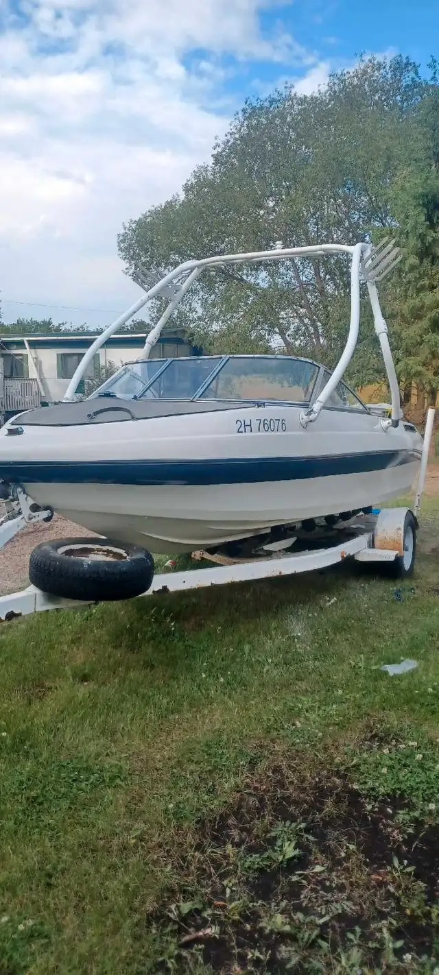 boat  1996 in Powerboats & Motorboats in Lloydminster - Image 2