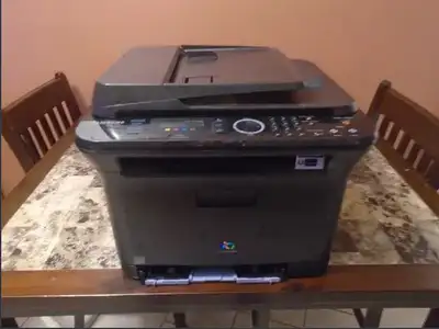 Imprimante Samsung CLX-3175FN Multi-Function Color Laser Printer IL MANQUE CAPOT DE LA CASSETTE DE P...