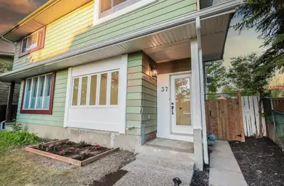 I have a beautiful top-floor house available for rent from December. It includes 3 bedrooms, 2 washr...