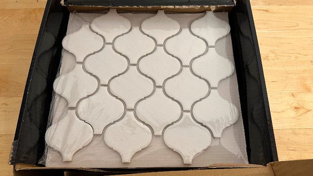 Tuile de céramique/tile ceramic dans Planchers et murs  à Ville de Montréal