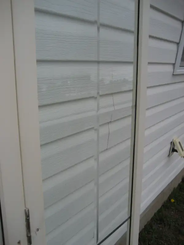 beveled glass bifold door in Windows, Doors & Trim in Moncton - Image 3