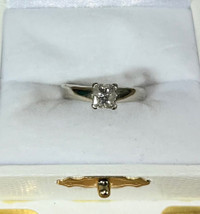 Engagement ring white gold and diamond