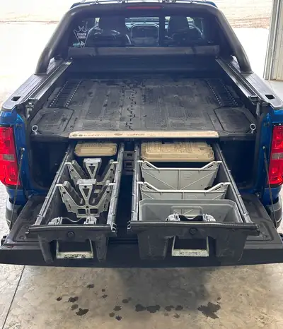 Decked truck box drawer system, fits ‘15-‘22 Colorado/Canyon 5’2” box. Very good used condition with...