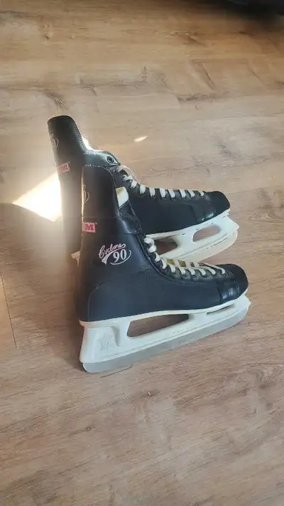 Men's used skates size 13, View more