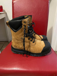 Size 10 Dakota 8522 work boot