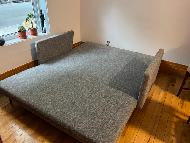 Divan-lit dans Sofas et futons  à Ville de Montréal - Image 2