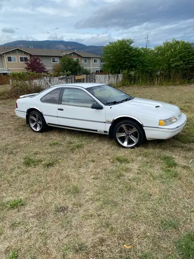 1991 Ford Thunderbird 5.0HO 147000 km 3:73 posi 8.8 B camshaft GT 40 heads 19 inch wheels