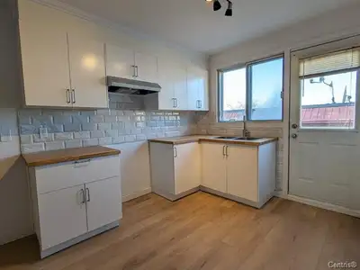 Beau 5 1/2 rénové à Ahuntsic, proche de l'eau et l'Île-de-la-Visitation -10 min d'autobus au métro H...