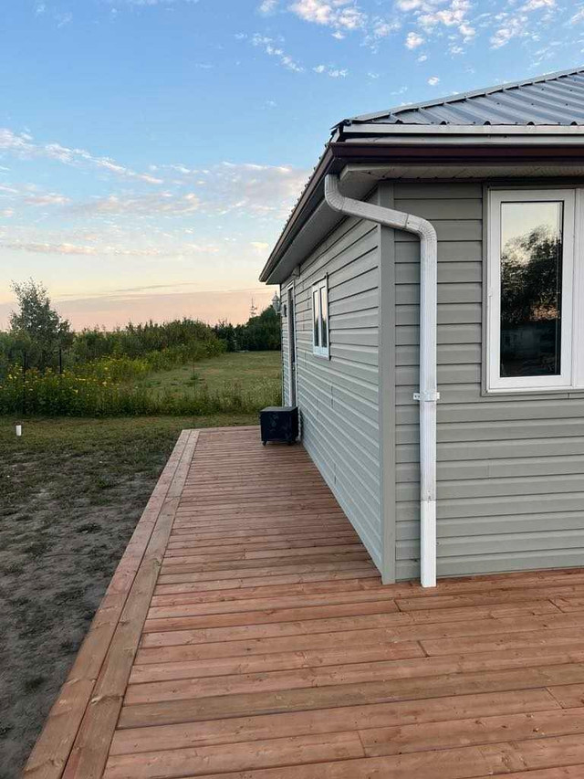 Rhona lake 3 bedrooms 4 season cabin in Houses for Sale in Saskatoon - Image 2