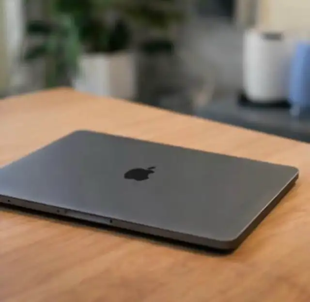 Apple MacBook Air M2 in Laptops in Oakville / Halton Region - Image 3