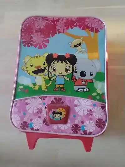 Very Cute Children's Suitcase Ni Hao Kai Lan in Excellent Condit, View more