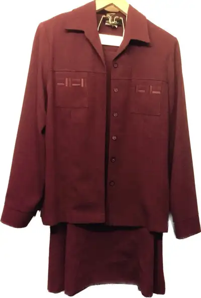 Zoé Women's Burgundy Skirt Suit Size 16, View more