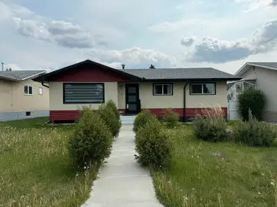 Top Floor Bungalow For Rent