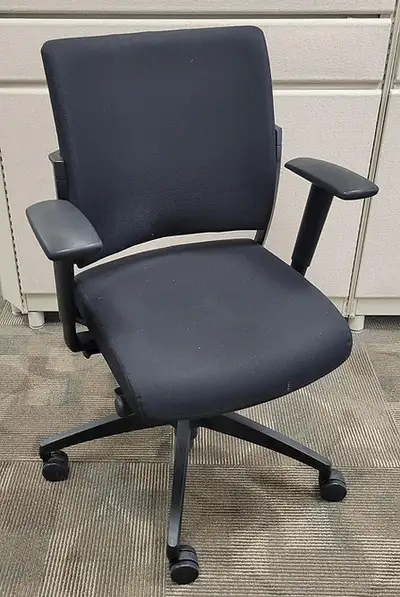 Teknion Fitz Synchro-Tilt Task Chair!, View more