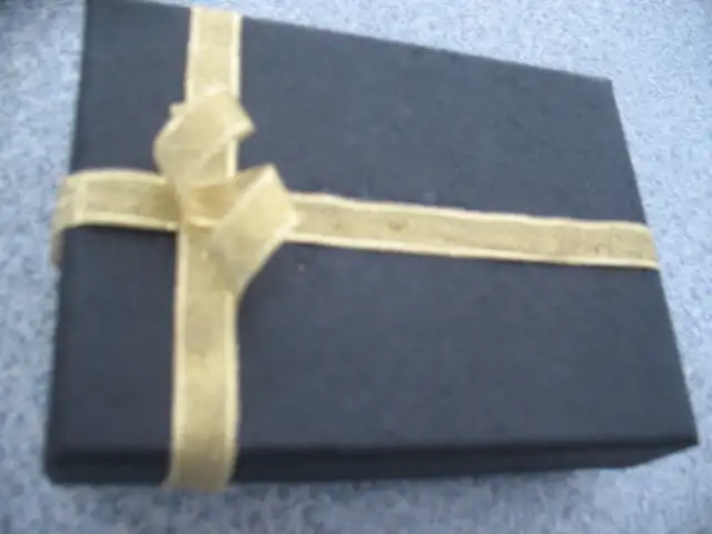 Men's Leather Wallet in Men's in Calgary - Image 11