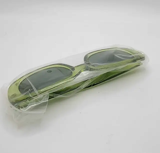 Retro Rectangle Sunglasses – Trendy 90s Style for Men & Women in Multi-item in City of Toronto - Image 5
