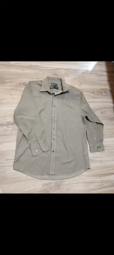 Men's Haggar Button Down Long Sleeve Shirt!  Size 16 1/2,  32/33, View more