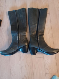 Womens Leather boots size 35