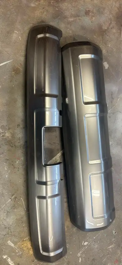 Selling a set of take-off factory bumpers from a 2024 Toyota 4Runner TRD. These bumpers are in great...