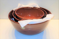 RARE vintage Blue Mountain Pottery Mixing bowl set (3 piece)