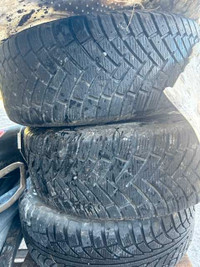 Matching set of winter tires 