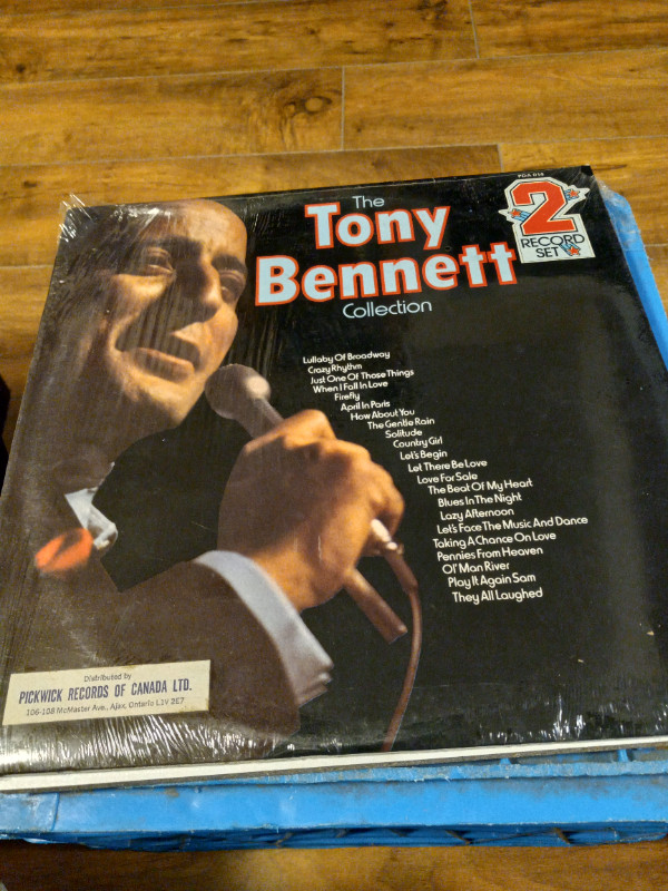 Vinyl Records/LPs Tony Bennett Collection 2LP 22 Songs Excellent in CDs, DVDs & Blu-ray in Trenton - Image 3