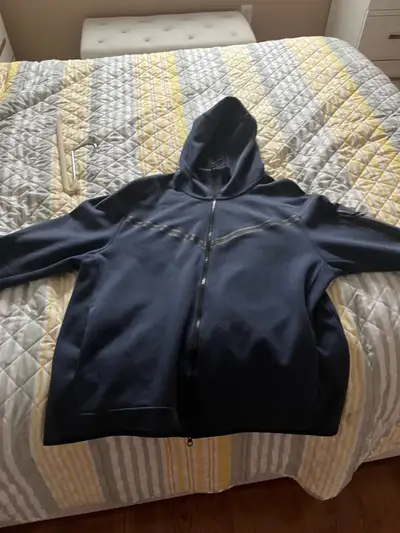 Nike tech fleece size xl Old version of fleece