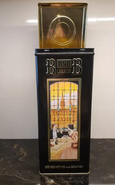 Boite cadeau métallique vintage à penture pour collectionneurs, décoration cadeau ou autre usage. Bo...