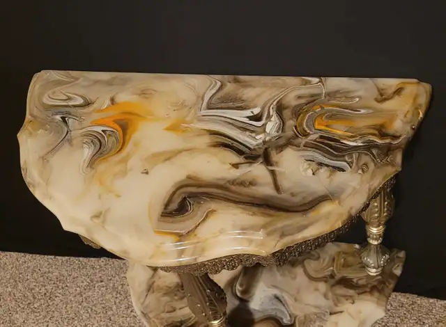 Onyx & Brass Half Moon Table in Other Tables in Winnipeg - Image 7