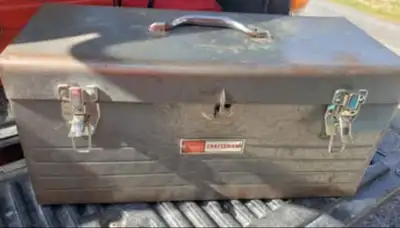 (See pics for price comparison) A solid Classic Sears Craftsman toolbox for sale. This is a metal to...