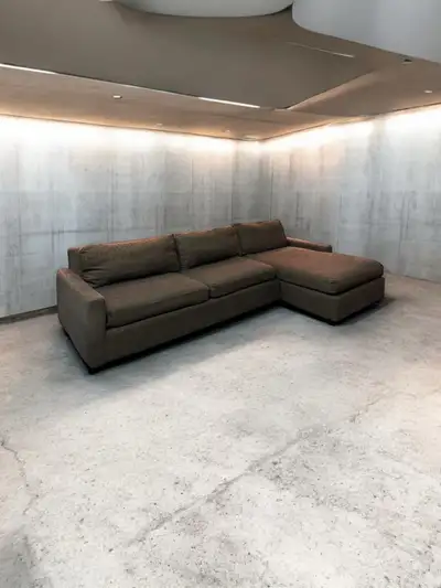 Spacious and stylish, this Crate and Barrel Modern Deep Lounge sectional sofa offers ultimate comfor...