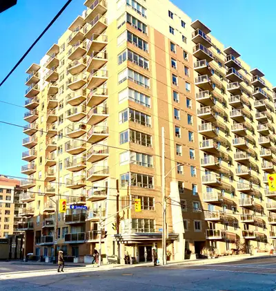 FOR RENT - Spacious 1 bedroom condo downtown (SEPT 1, 2025)