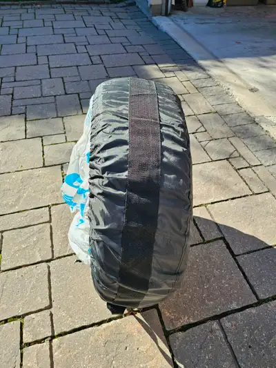 Tires: Toyo Observe GSi-6LS Size: 225/60R17 99H Condition: Slightly used, high tread remaining Rims:...