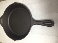 Lodge USA 8SK Cast Iron Frying Pan - Front Handle